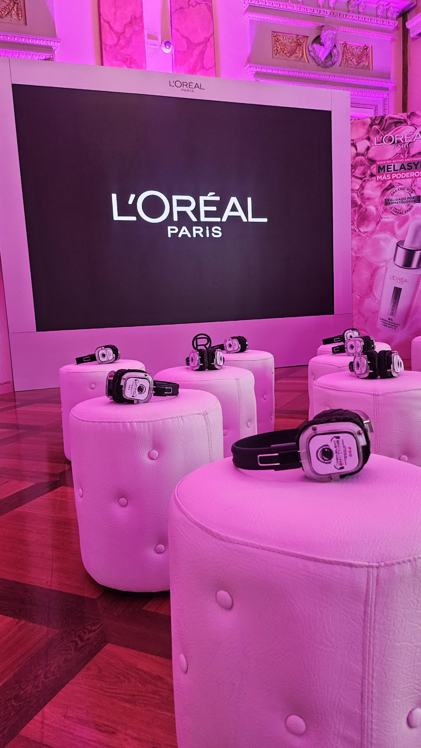 eventos corporativos fiestas silenciosas fitness charlas con audifonos yoga cine silencioso conferencias activación de marca capacitaciones eventos silent cola larga: fiestas silenciosas con audífonos inalámbricos organización de eventos corporativos innovadores experiencias silent para empresas