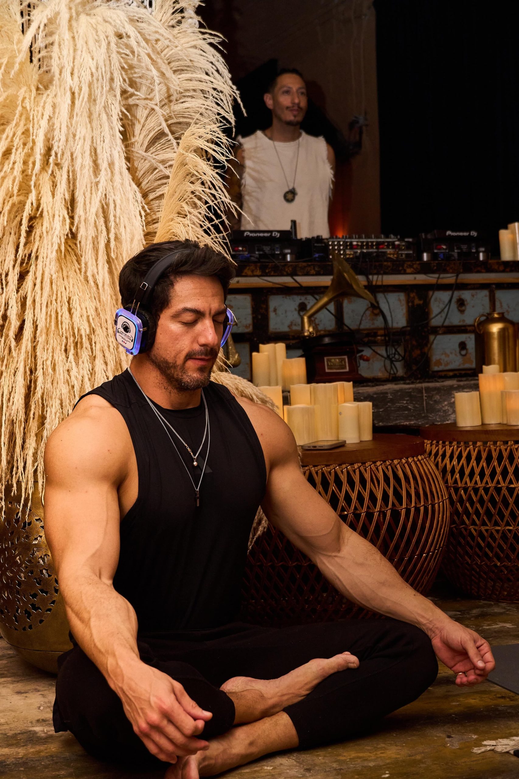 eventos corporativos fiestas silenciosas fitness charlas con audifonos yoga cine silencioso conferencias activación de marca capacitaciones eventos silent cola larga: fiestas silenciosas con audífonos inalámbricos organización de eventos corporativos innovadores experiencias silent para empresas